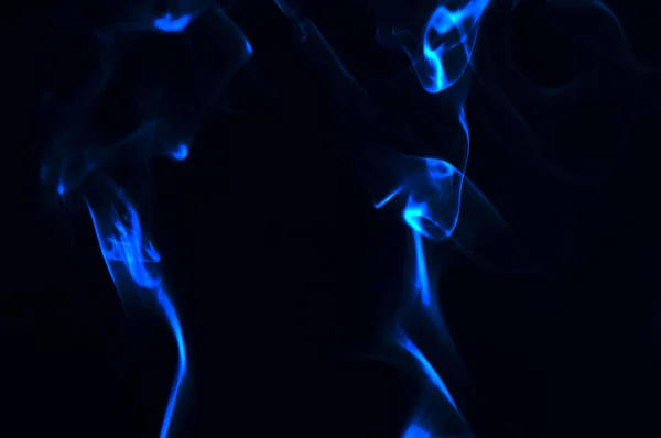 Füst, sötét háttér előtt — Stock Fotó