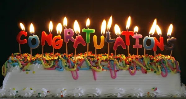Congratulazioni candele per torta — Foto Stock
