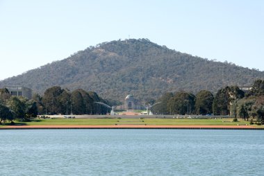 MT Ainslie