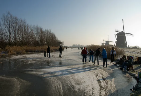 Canal Skaters — Stock Photo, Image