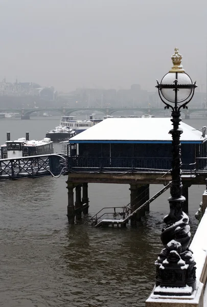런던 템 즈 강에 겨울 — 스톡 사진