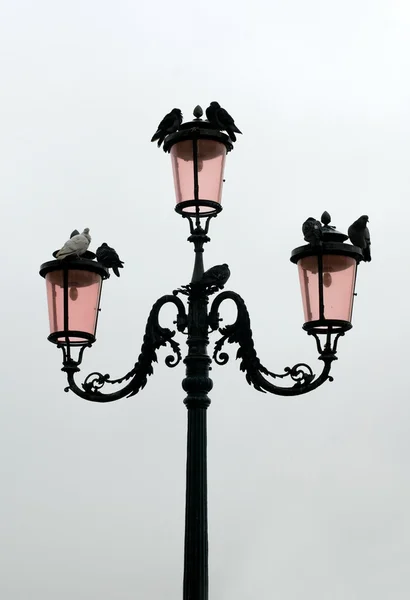 Utcai lámpa, Velence, Olaszország — Stock Fotó
