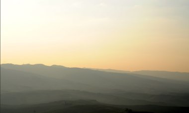 tuscan tepelerin üzerinden puslu görünüm