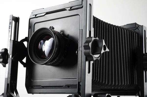 Fotocamera frontale di grande formato ripresa lateralmente — Foto Stock