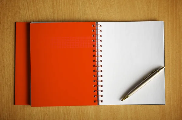 Elegancki notebook dla biznesu — Zdjęcie stockowe