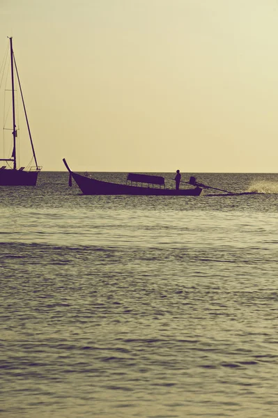 Традиційний тайський longtail човен — стокове фото