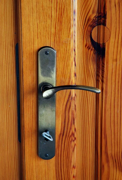 Porta e chave — Fotografia de Stock