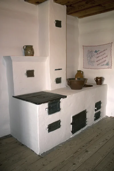 老式厨房和烤箱 — 图库照片