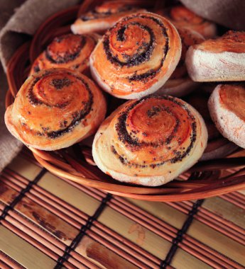 poppy ile buns