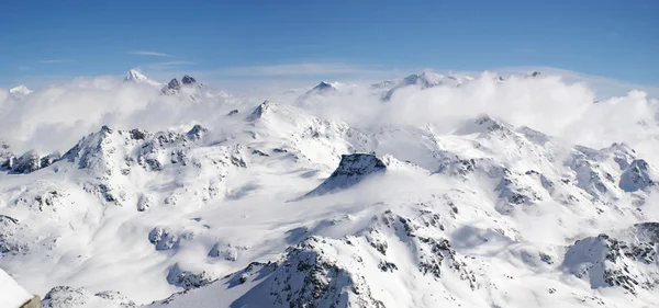 Panoramisch uitzicht op de Alpen winter bergen Stockfoto