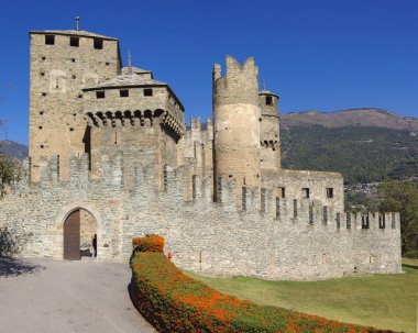 İtalya 'daki Ortaçağ Kalesi