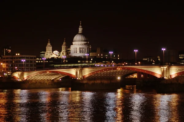 Vista noturna de Londres — Fotografia de Stock