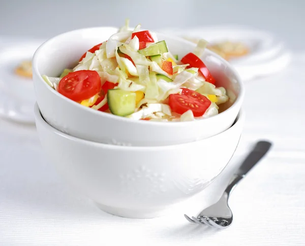 Здоровый салат из капусты - жировая горелка — стоковое фото