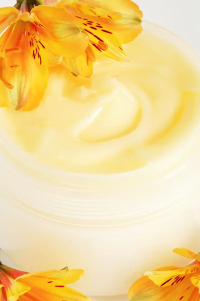 Gezicht of lichaam crème — Stockfoto