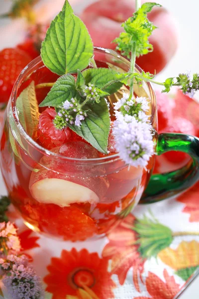 Refreshing summer drink — Stock Photo, Image
