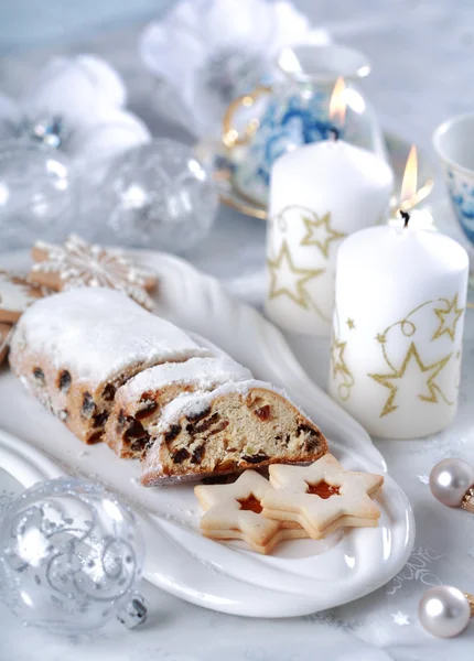 Vánoční dort a sušenky — Stock fotografie
