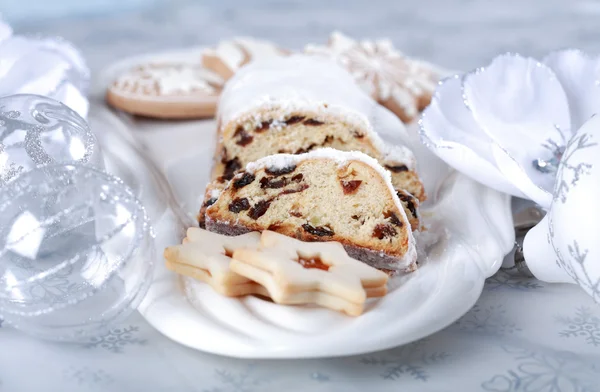 Χριστουγεννιάτικο κέικ και μπισκότα — Φωτογραφία Αρχείου