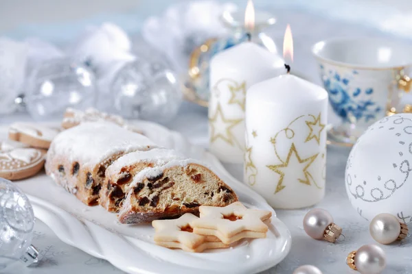 Різдвяний торт і печиво — стокове фото