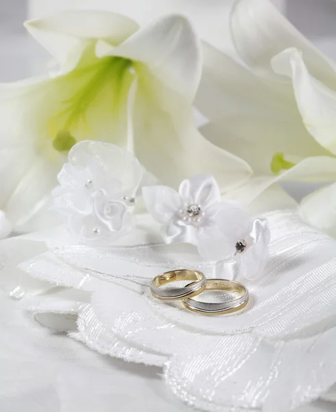 Άσπρο γαμήλιο — Φωτογραφία Αρχείου