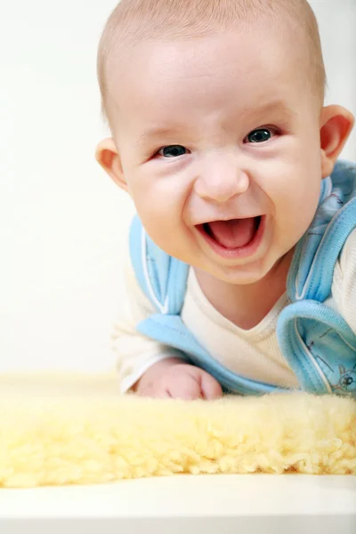 Усміхаючись дитини — стокове фото
