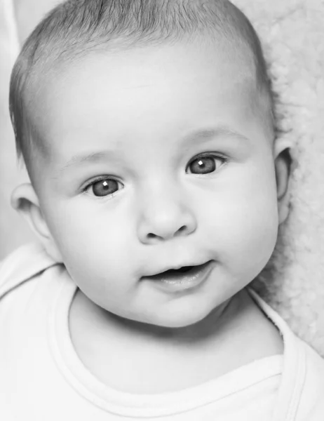 Retrato recém-nascido adorável — Fotografia de Stock