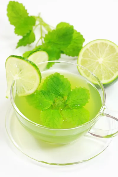 Травяной зеленый чай — стоковое фото