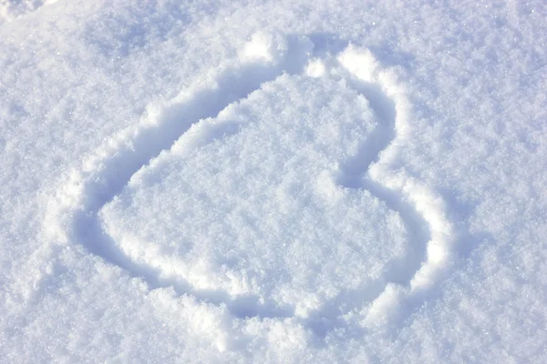 Hart ondertekend in de sneeuw — Stockfoto