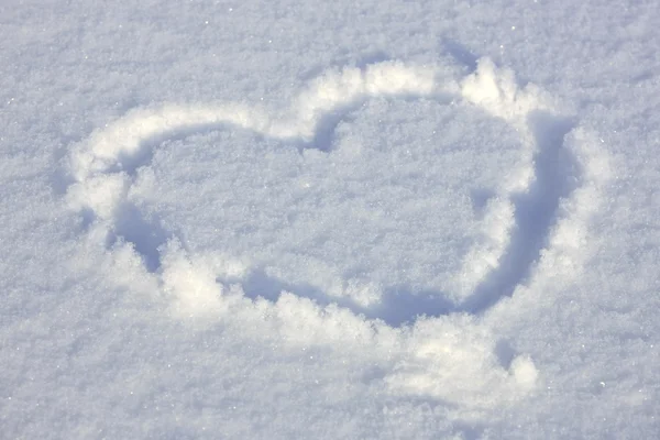 Coração assinado na neve — Fotografia de Stock