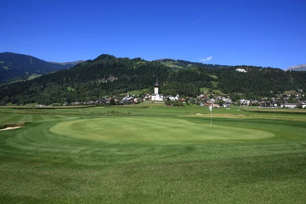 Golfplatz schluein - sagogn — Stockfoto