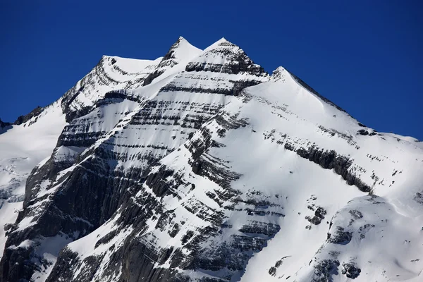 Горы Швейцарии зимой — стоковое фото