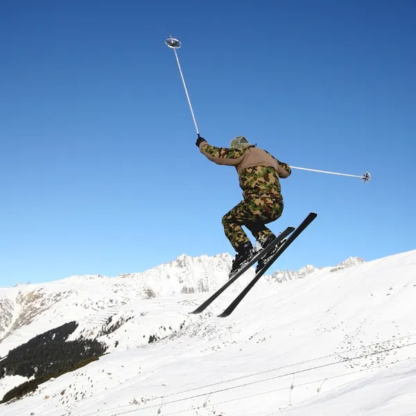 Esquí militarista — Foto de Stock