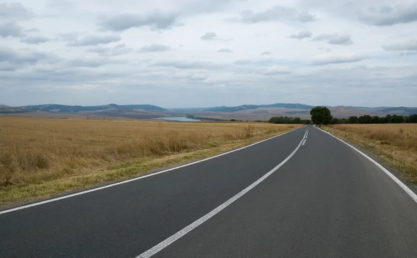 Karayolu hillls ve alanları arasında