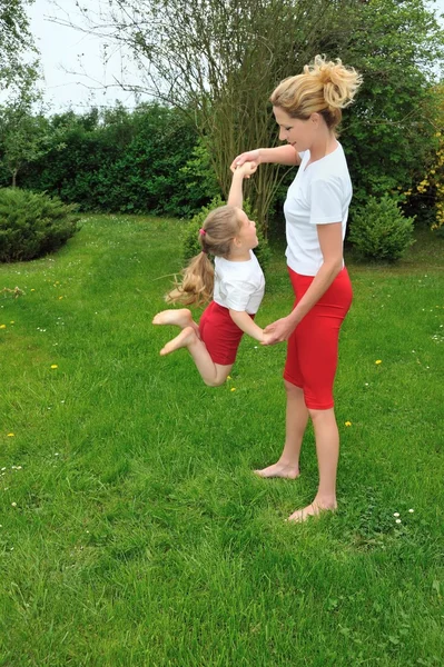 Mutter und Tochter - Ausbildung — Stockfoto