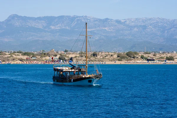 Ship in mediterranean sea — Stock Photo, Image