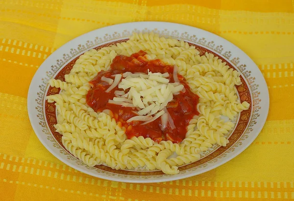 Pâtes au ketchup et fromage — Photo