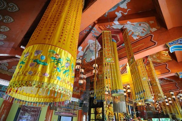 Dentro do templo tailandês Imagem De Stock