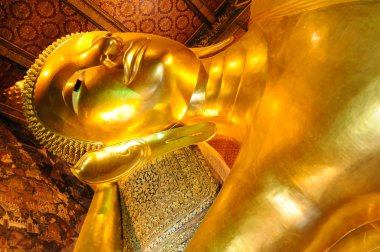 Statue of golden buddha clipart