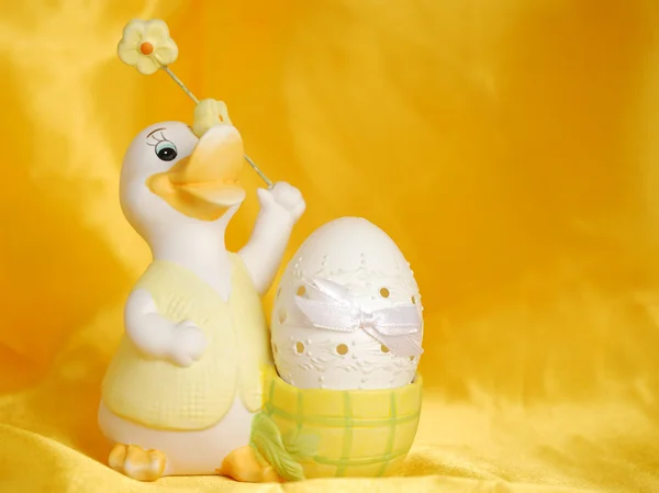 Uovo di Pasqua e anatra — Foto Stock