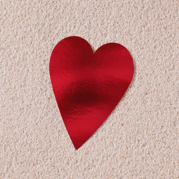 Kum kırmızı kalp — Stok fotoğraf