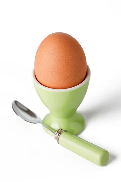 Huevo en taza de huevo — Foto de Stock
