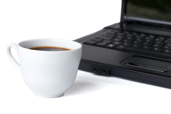 Kaffekopp och dator — Stockfoto