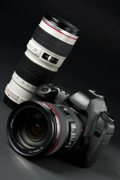 Câmera digital SLR — Fotografia de Stock