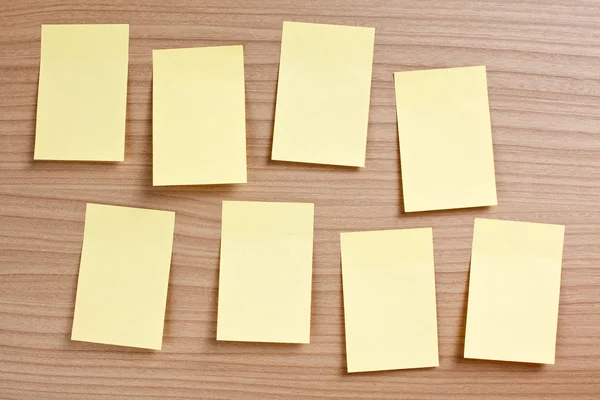 Uwaga żółty papier — Zdjęcie stockowe