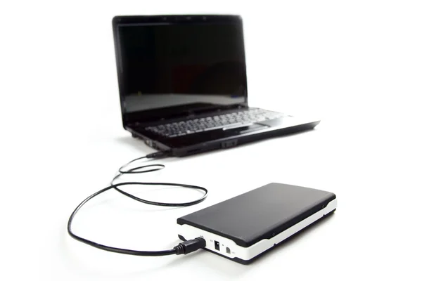 Disco duro externo conectar al ordenador portátil — Foto de Stock