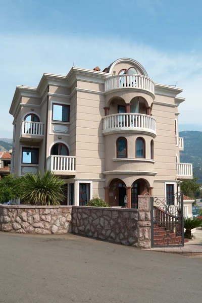 Luxuriöse villa in montenegro — Stockfoto
