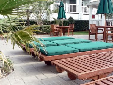 Resort - havuz başı itibariyle loungechairs