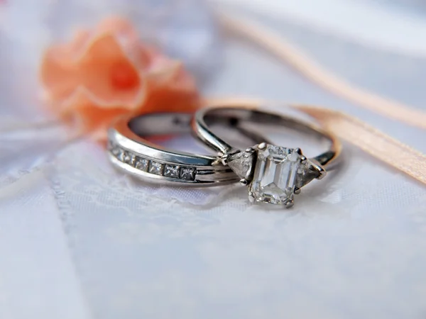 Платиновое свадебное кольцо 5 — стоковое фото