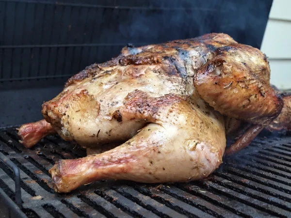 Turkey on smoker grill 2 — Stock Photo, Image