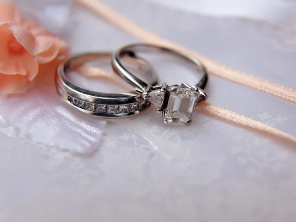 Platinum wedding ring 3 — Stock Photo, Image