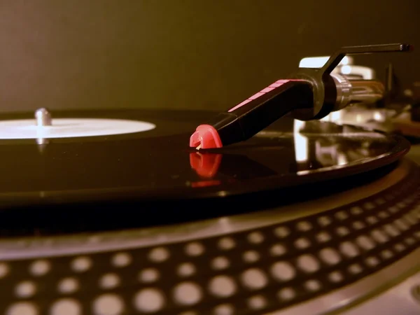 レコード 2 に dj のターン テーブル針 — ストック写真